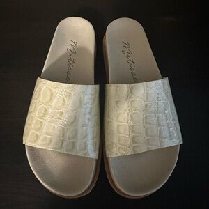 Matisse Lolita sandal size 8 never worn!